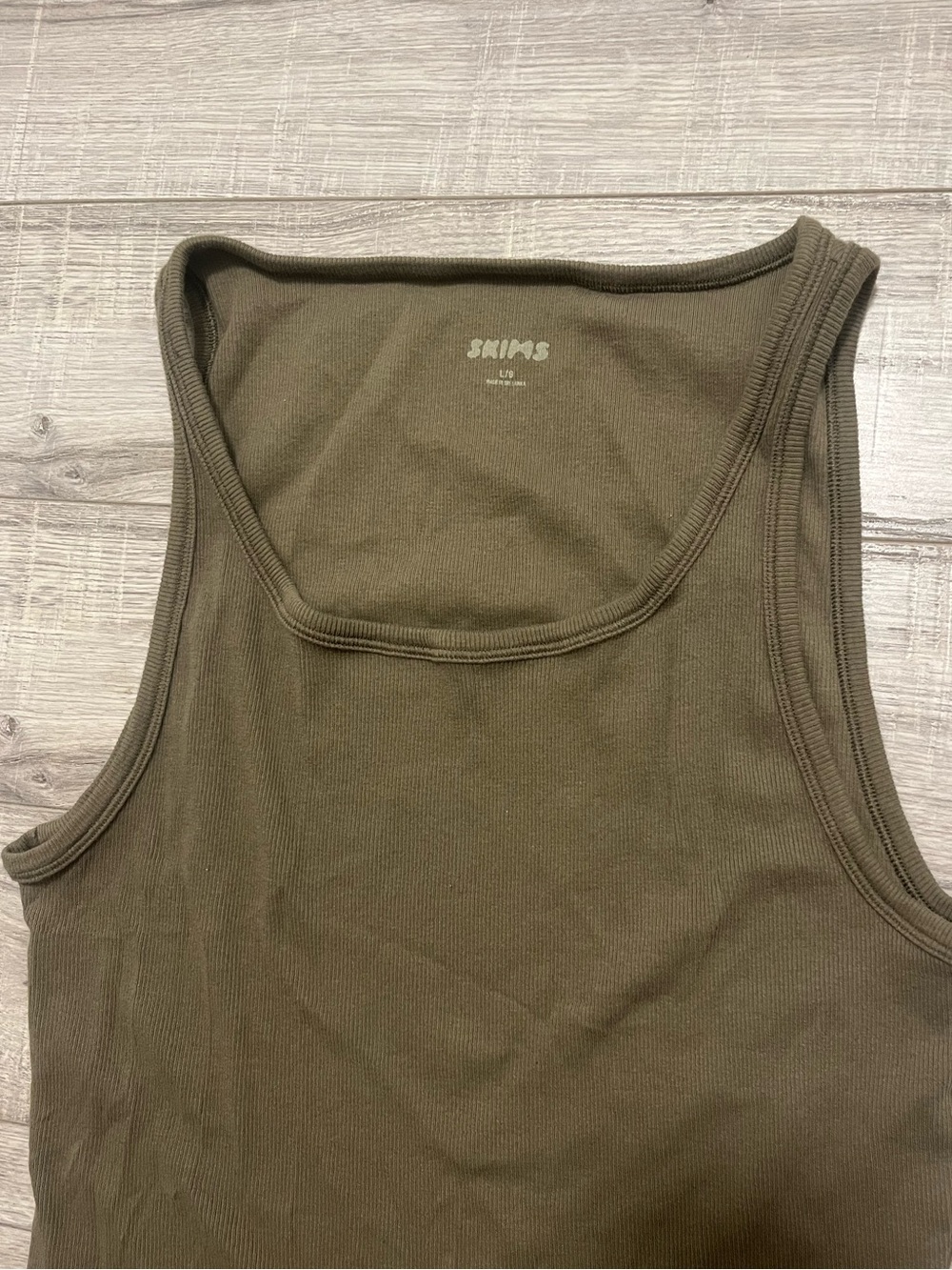 SKIMS Olive Ribbed Singlet - Picture 6 of 7
